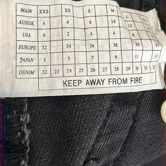 One Teaspoon Trashed Free Birds in Vintage Black with Ankle Zips - Size 2 (US) - Picture 11 of 11